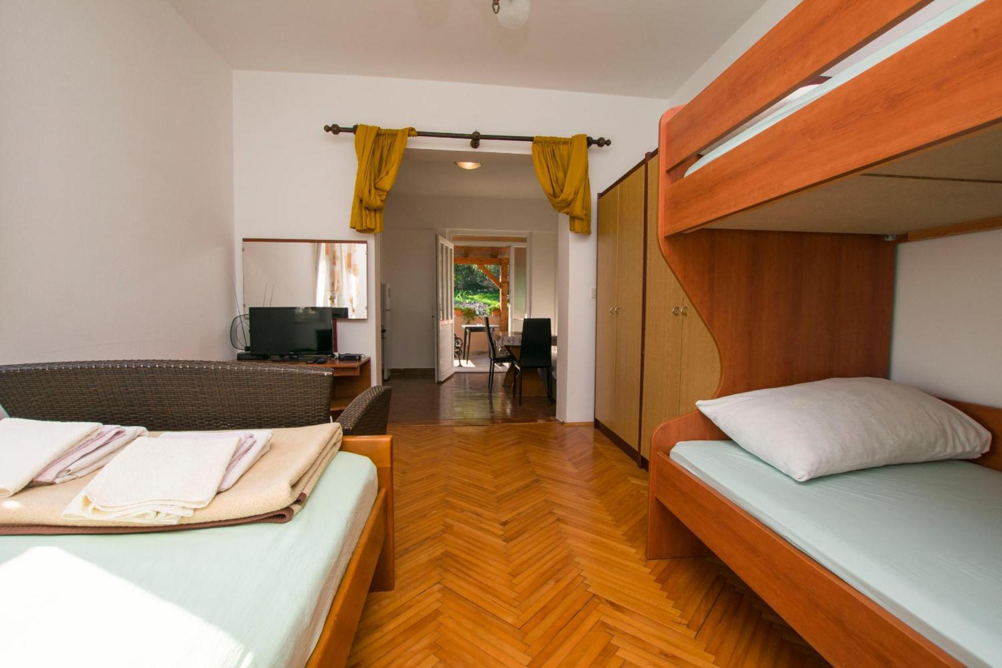 Apartment Marin Ткон Екстериор снимка