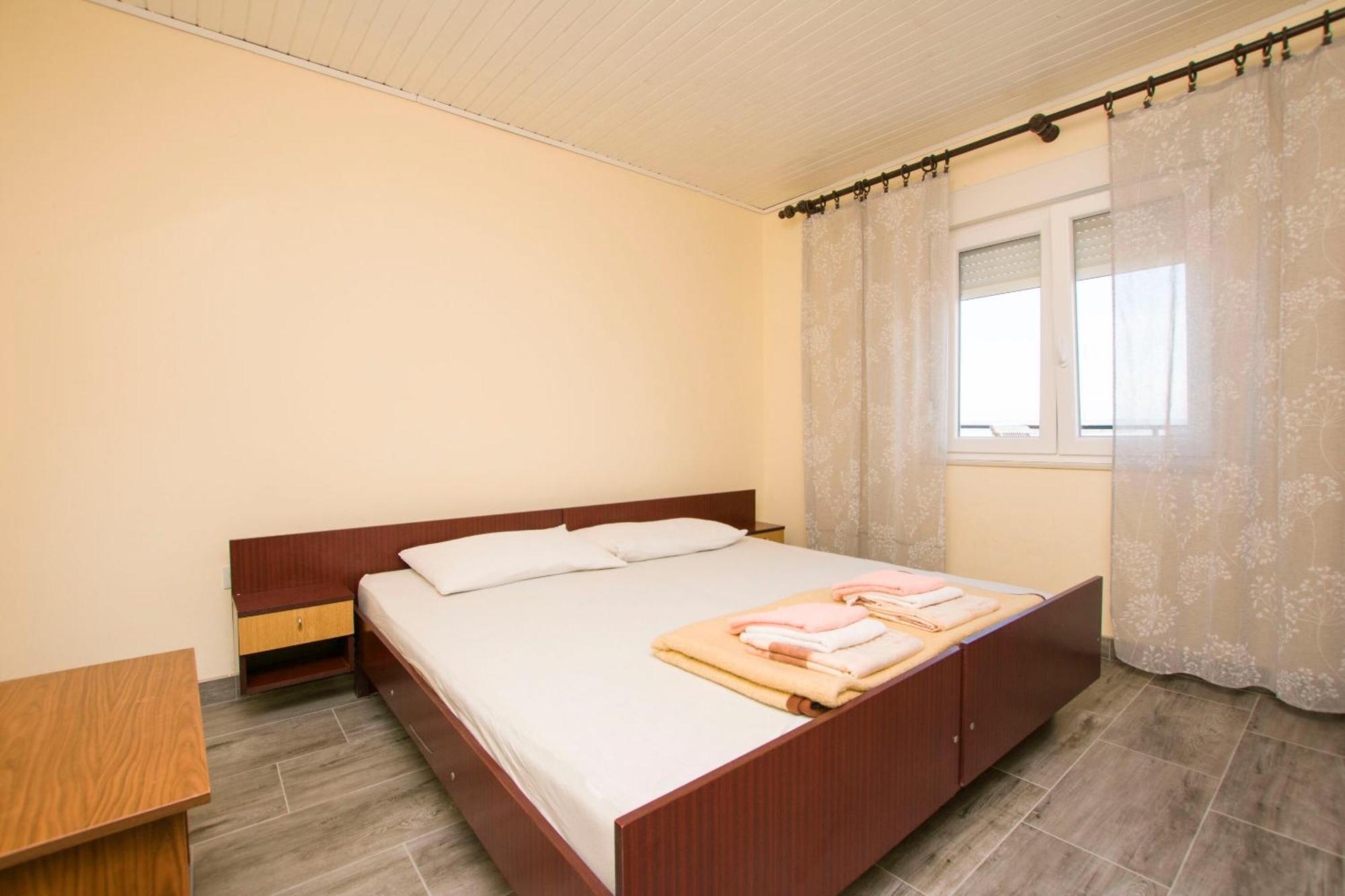 Apartment Marin Ткон Екстериор снимка