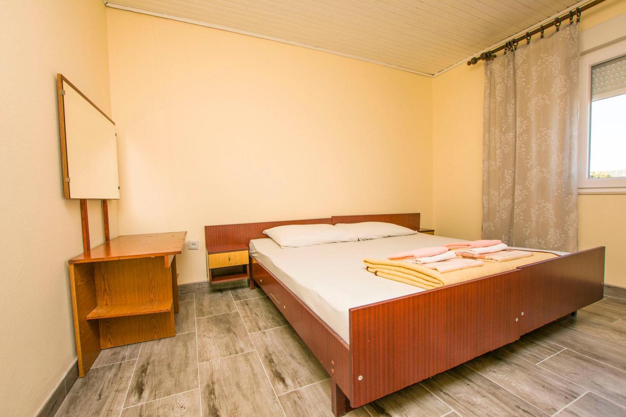 Apartment Marin Ткон Екстериор снимка